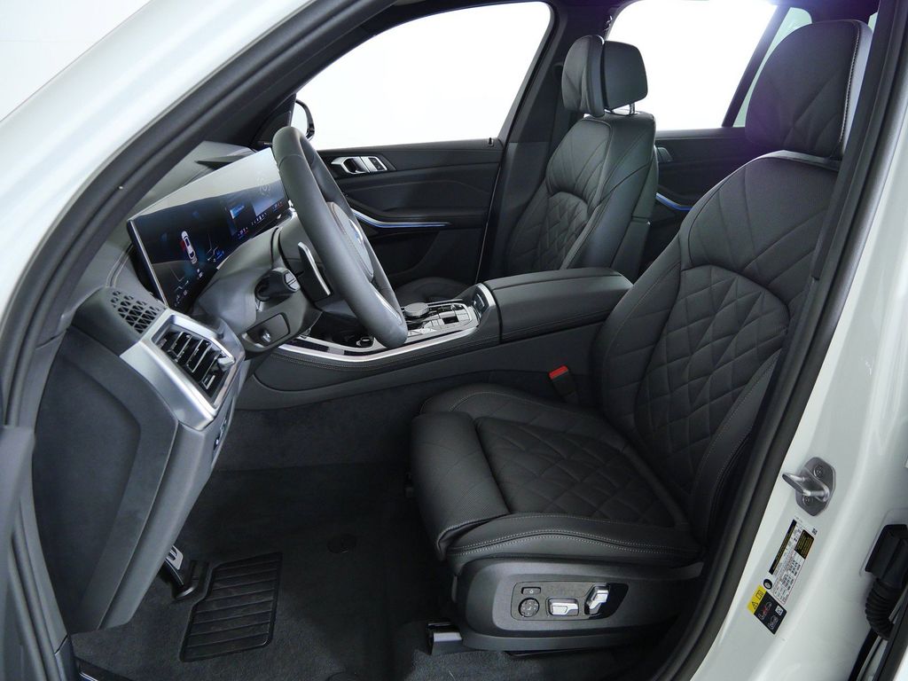Thumbnail: 2026 BMW X5 - 33
