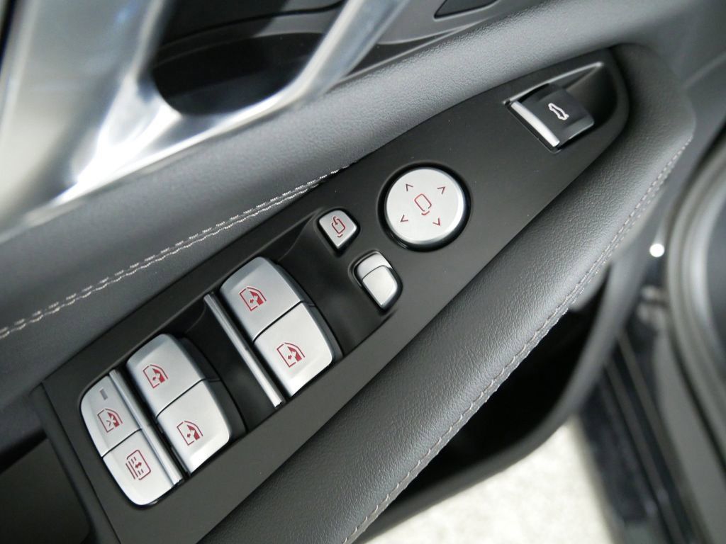 Thumbnail: 2026 BMW X7 - 36