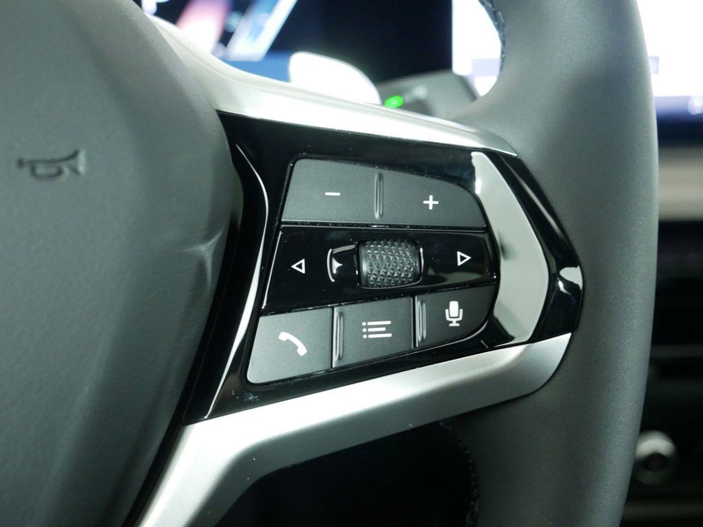 Thumbnail: 2025 BMW 3 Series - 43