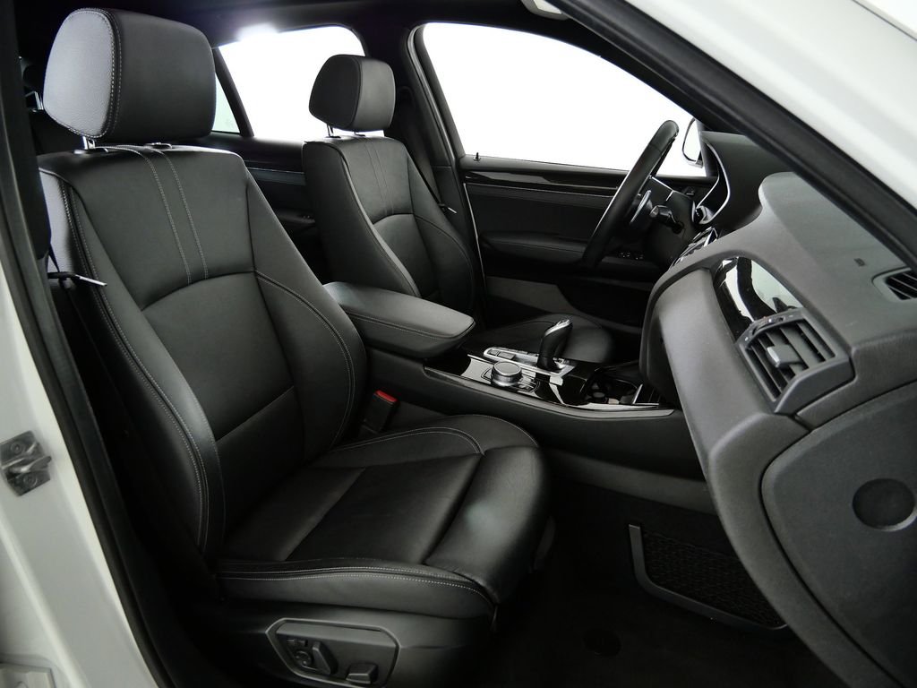 Thumbnail: 2017 BMW X4 - 22