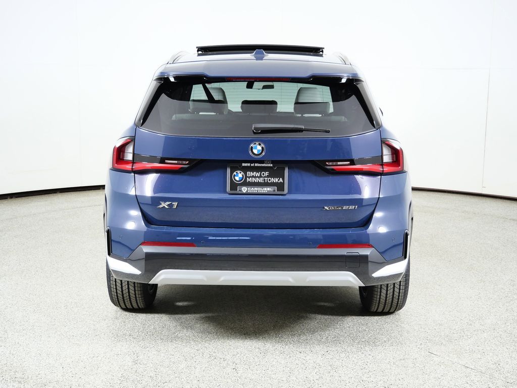 Thumbnail: 2026 BMW X1 - 10