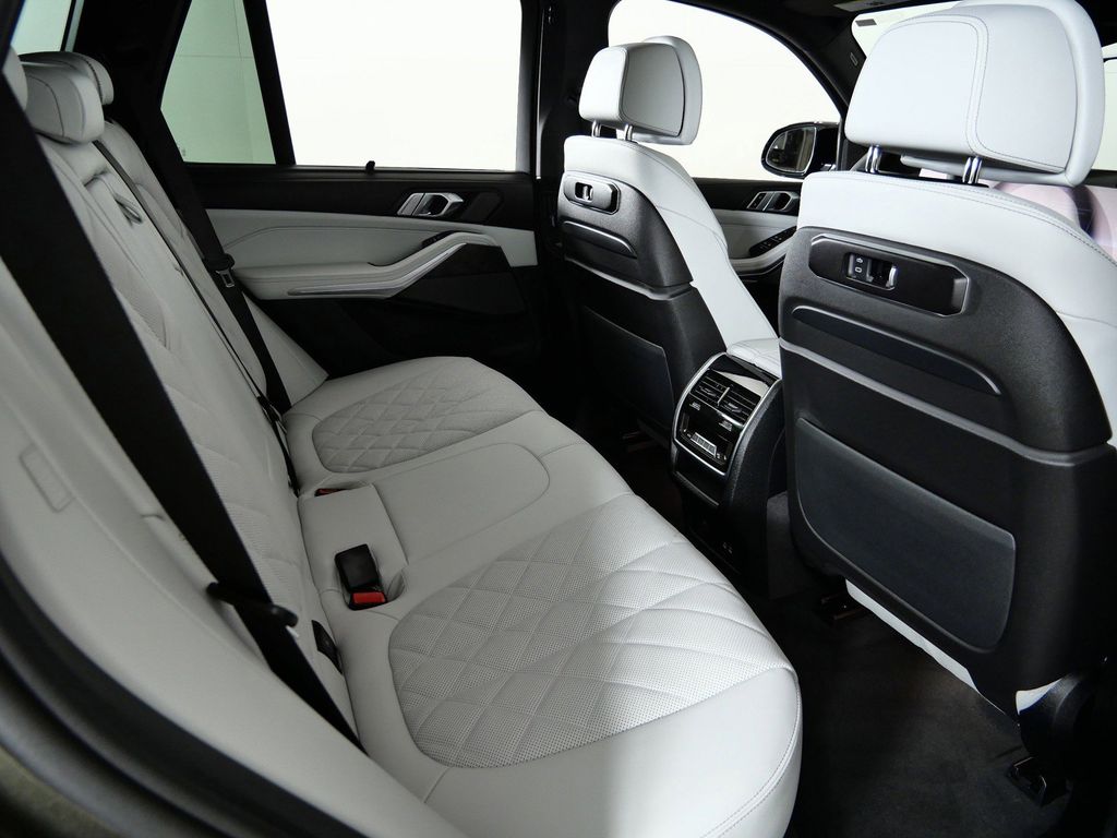 Thumbnail: 2026 BMW X5 - 26