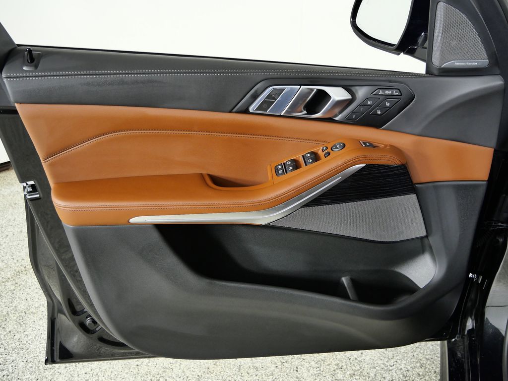 Thumbnail: 2026 BMW X7 - 36