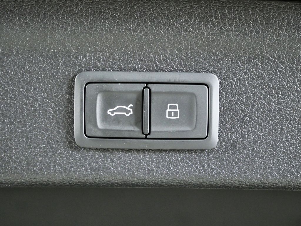 Thumbnail: 2022 Audi Q3 - 30