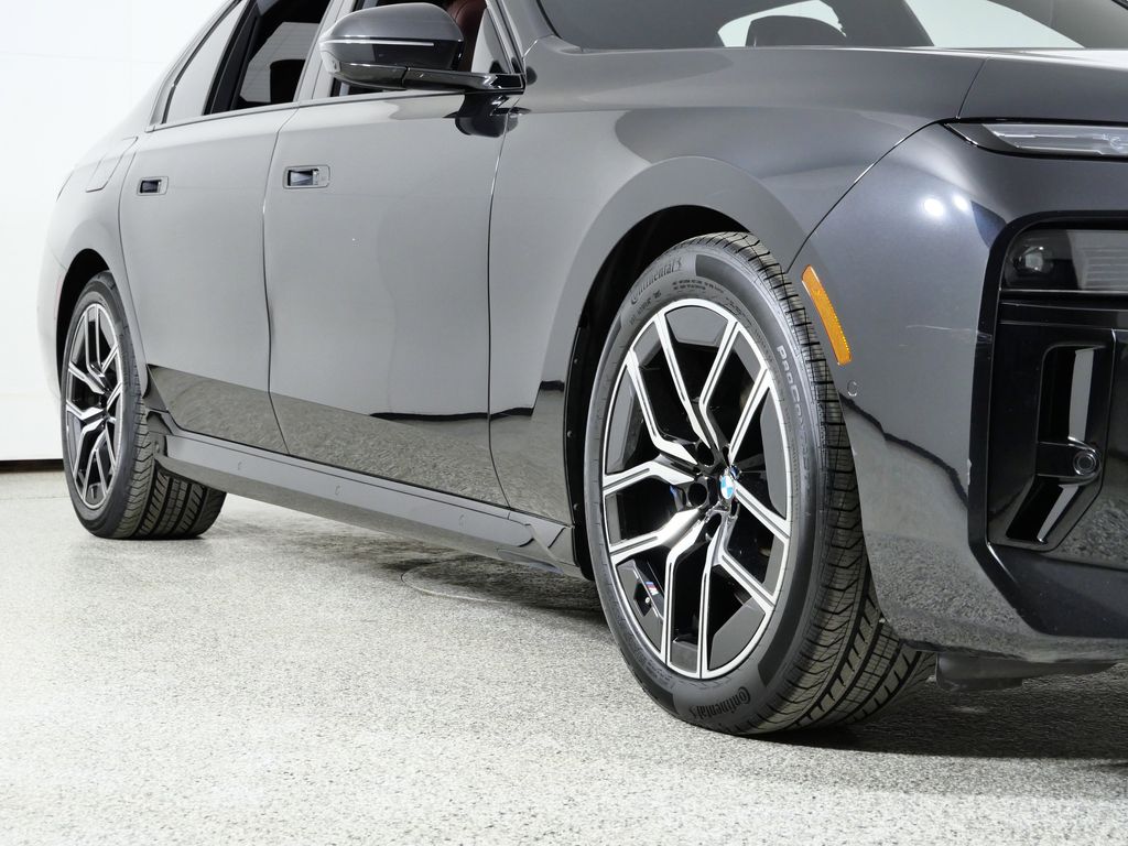 Thumbnail: 2023 BMW 7 Series - 8