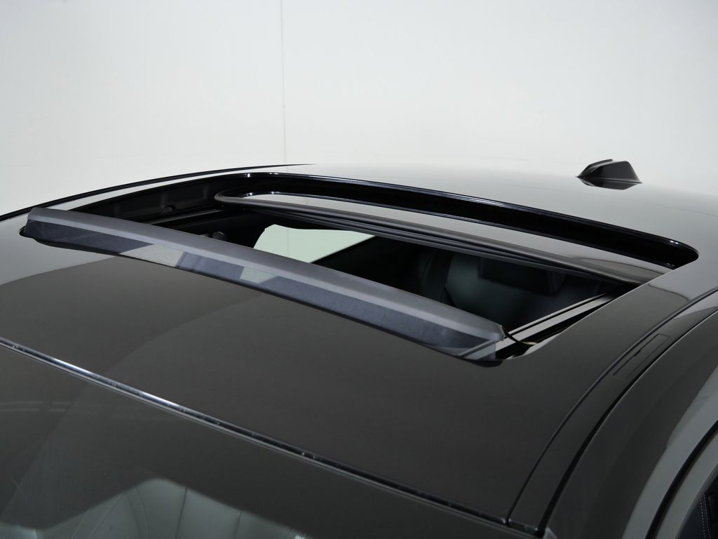 Thumbnail: 2025 BMW 4 Series - 18