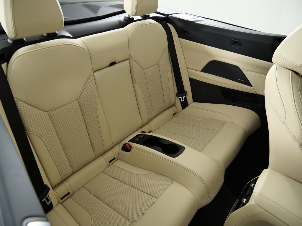 Thumbnail: 2025 BMW 4 Series - 26