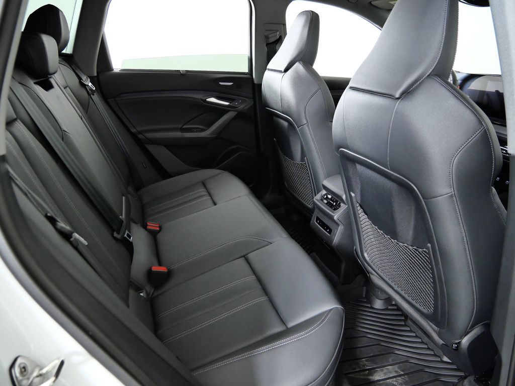 Thumbnail: 2025 Audi Q6 e-tron - 25