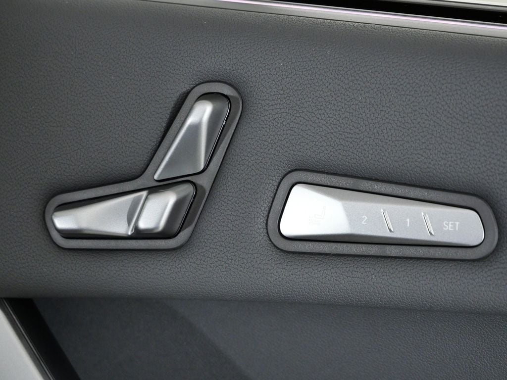 Thumbnail: 2026 BMW iX - 23