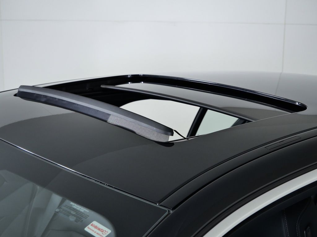 Thumbnail: 2026 BMW 5 Series - 18