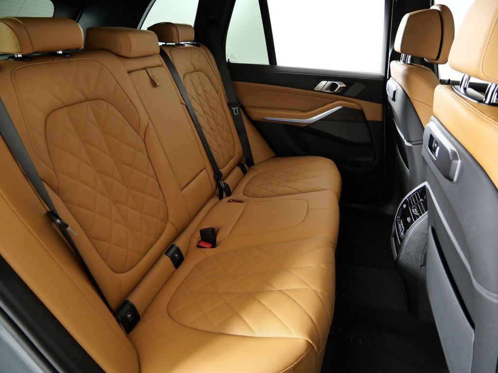 Thumbnail: 2026 BMW X5 - 27