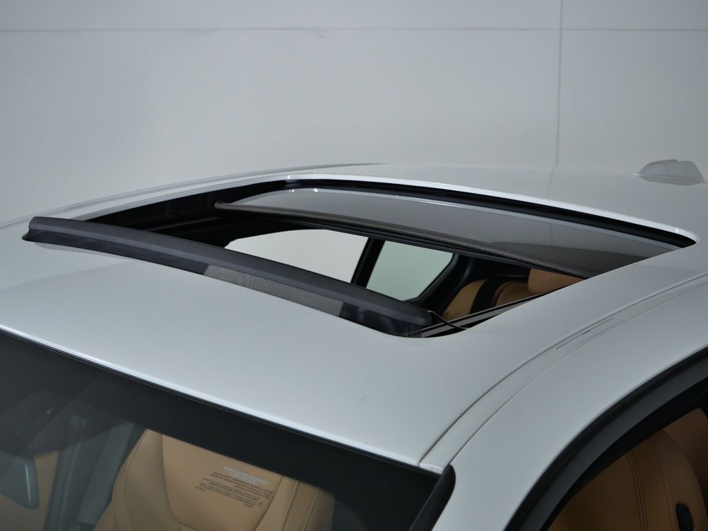 Thumbnail: 2023 BMW 3 Series - 22