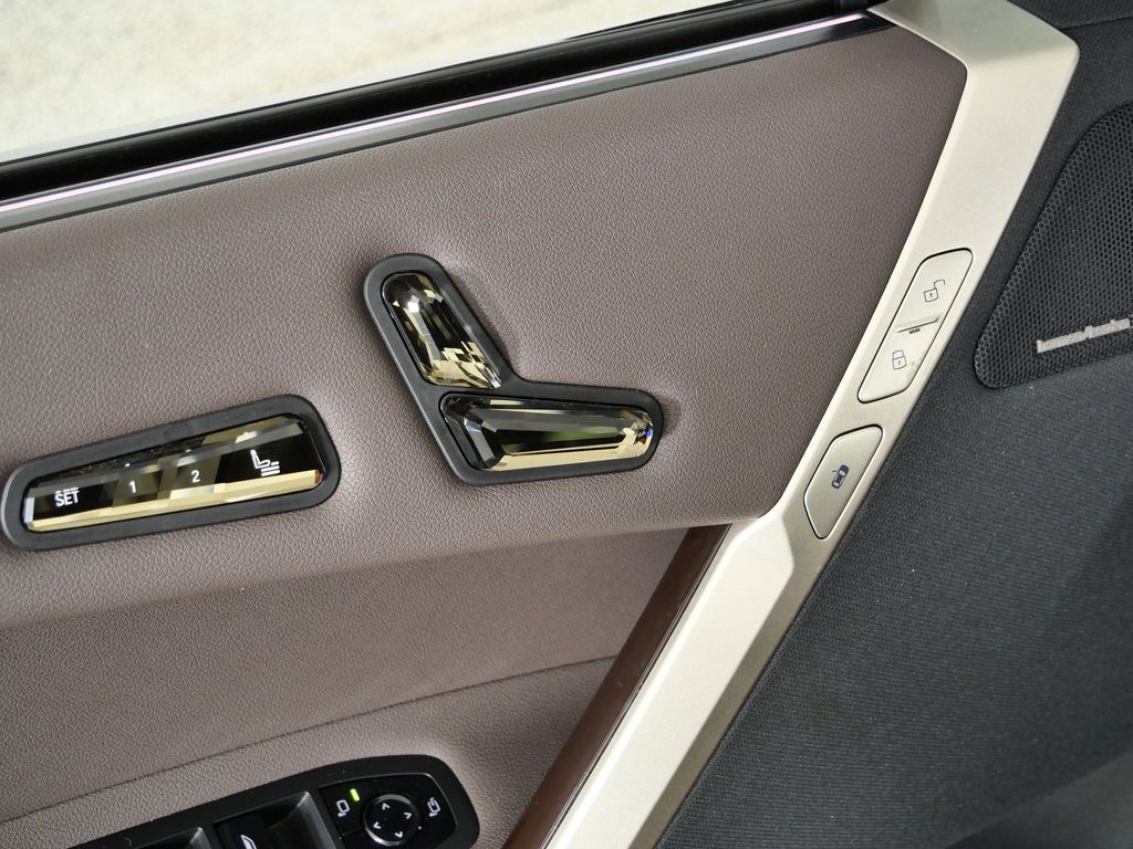 Thumbnail: 2023 BMW iX - 41