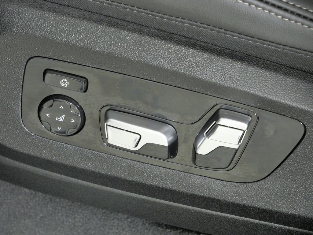 Thumbnail: 2026 BMW X5 - 39