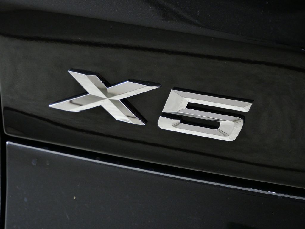 Thumbnail: 2026 BMW X5 - 13