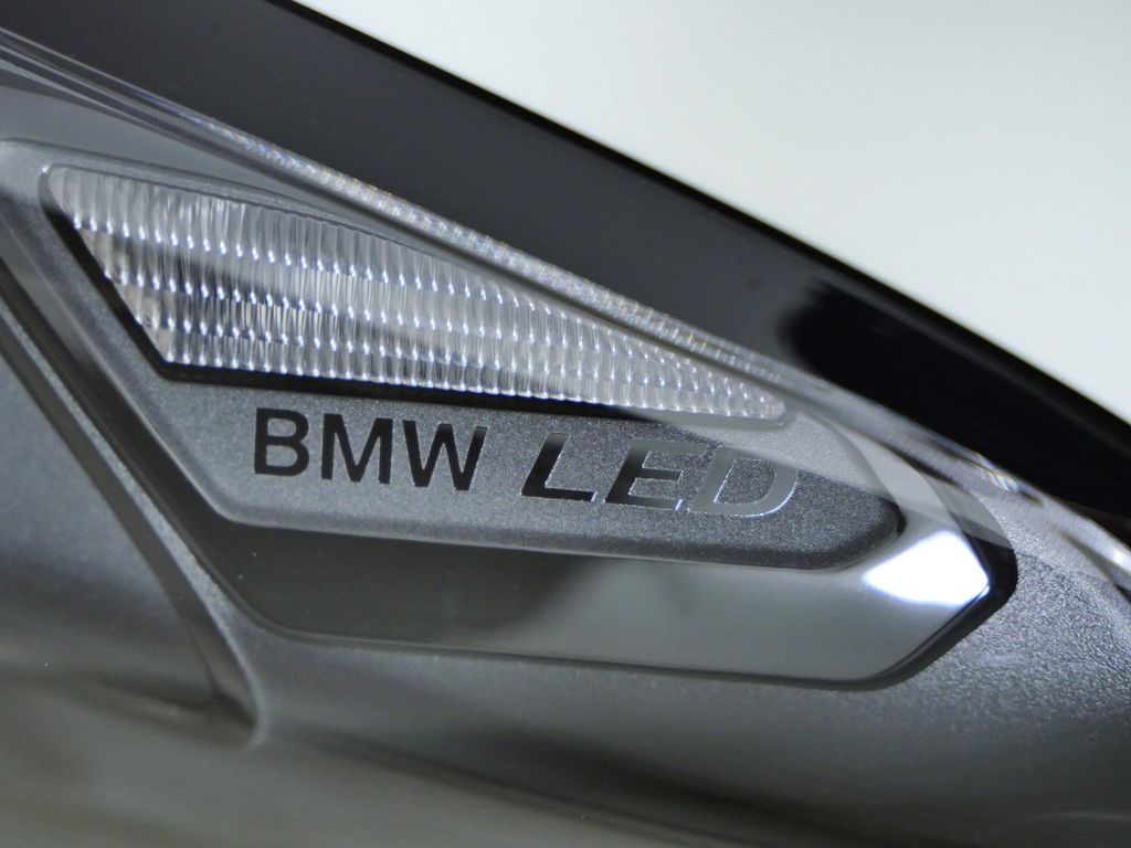 Thumbnail: 2026 BMW 3 Series - 4