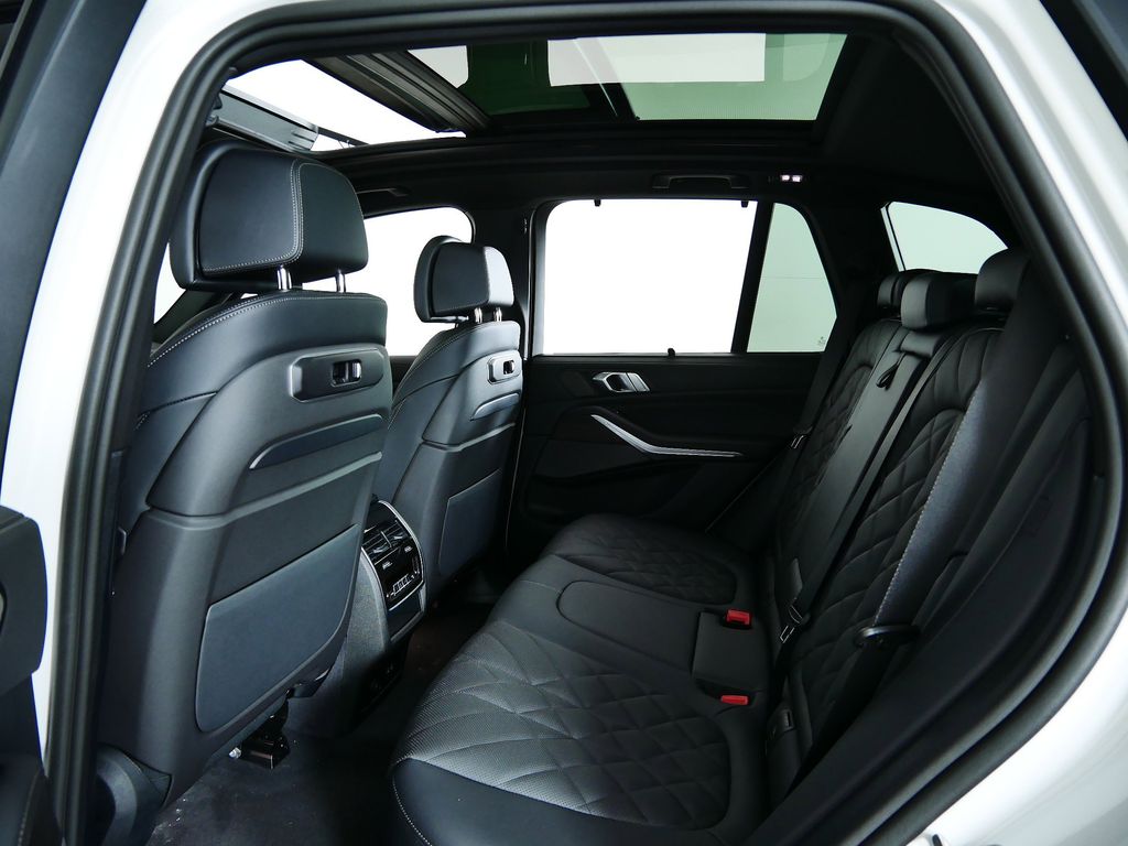 Thumbnail: 2026 BMW X5 - 29