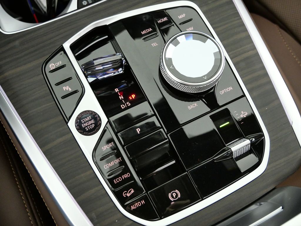 Thumbnail: 2026 BMW X7 - 48