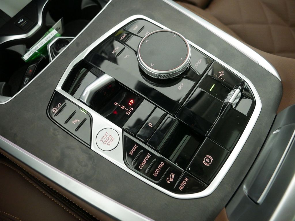 2025 BMW X7 xDrive40i 49