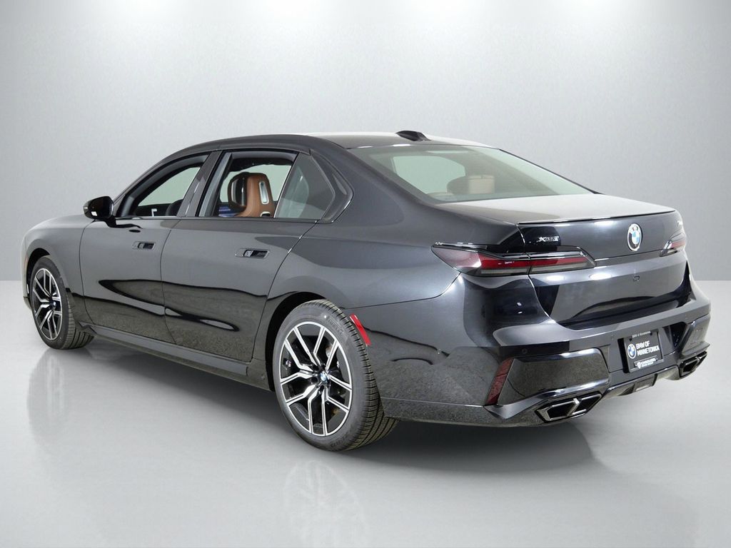 Thumbnail: 2026 BMW 7 Series - 14