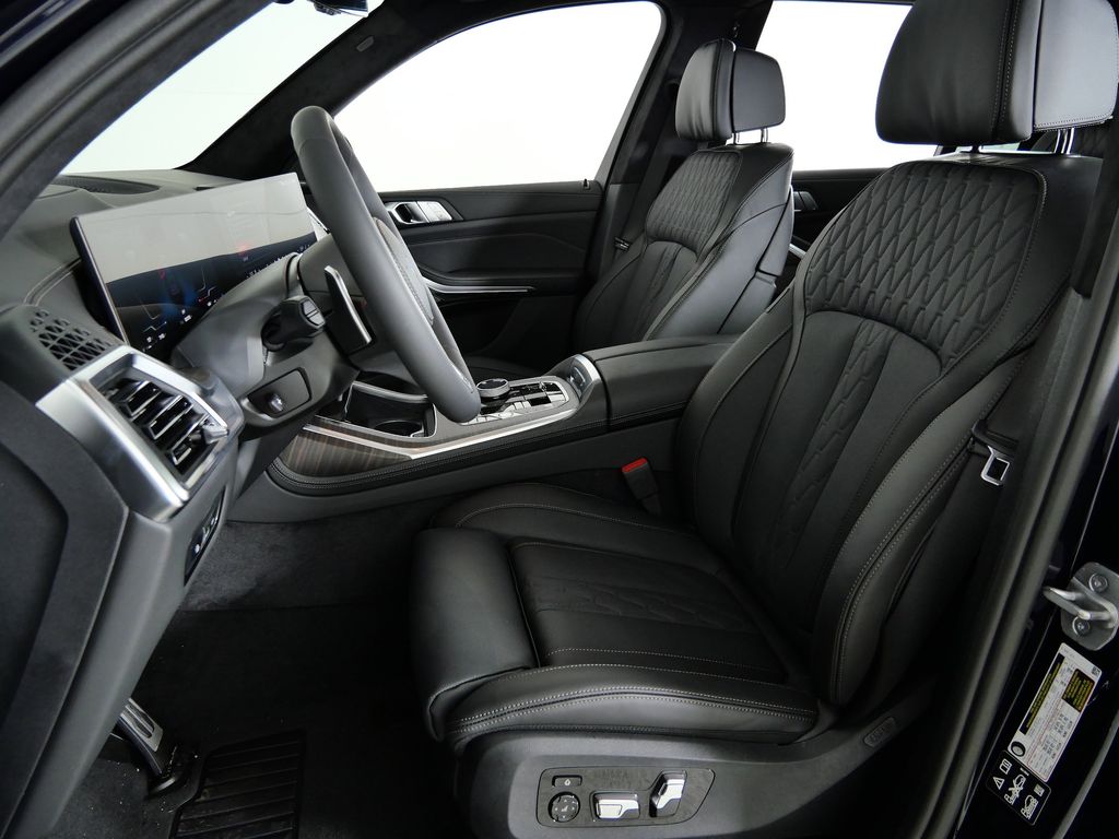 Thumbnail: 2026 BMW X7 - 36