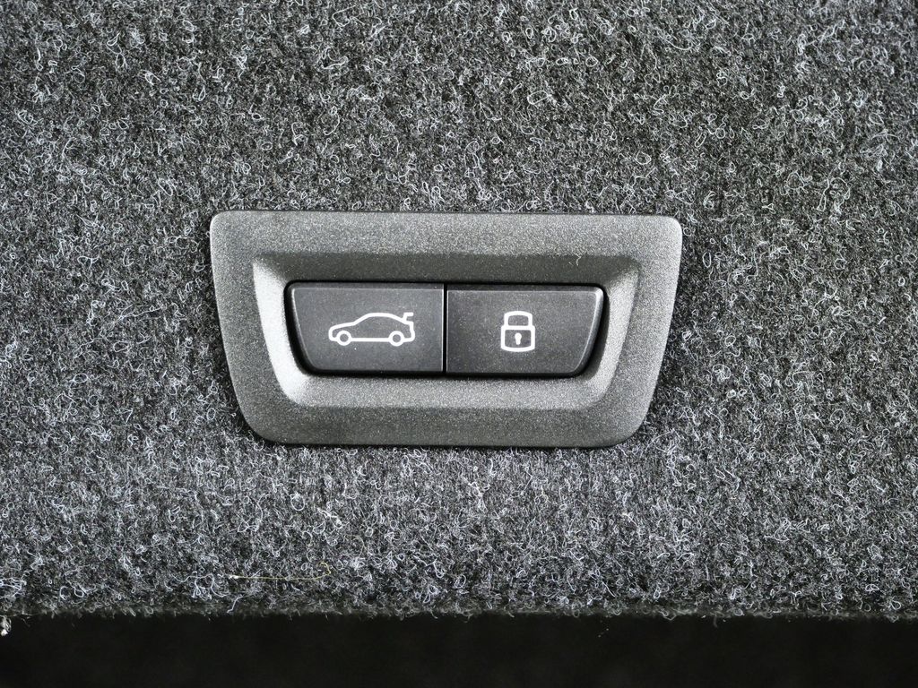 Thumbnail: 2026 BMW 3 Series - 28