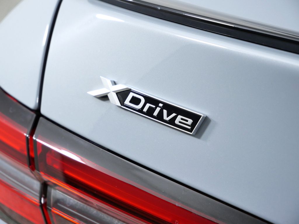 Thumbnail: 2026 BMW 5 Series - 13