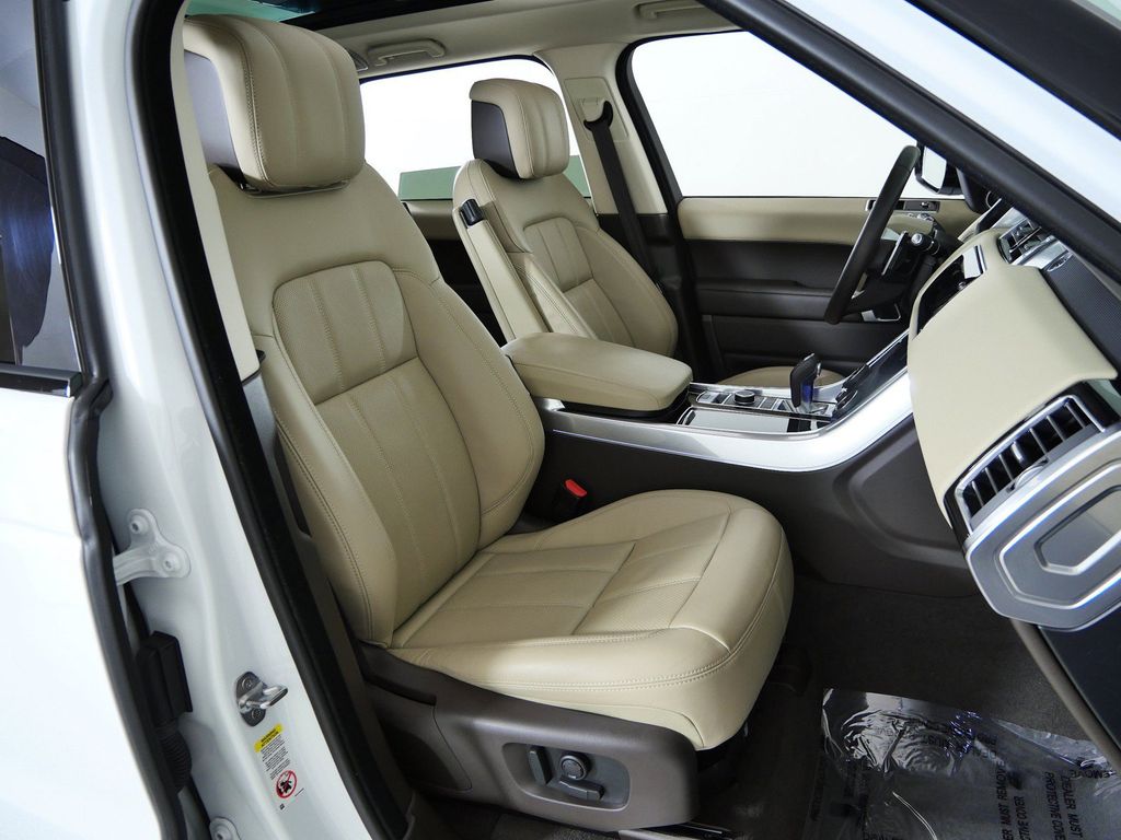 Thumbnail: 2022 Land Rover Range Rover Sport - 18
