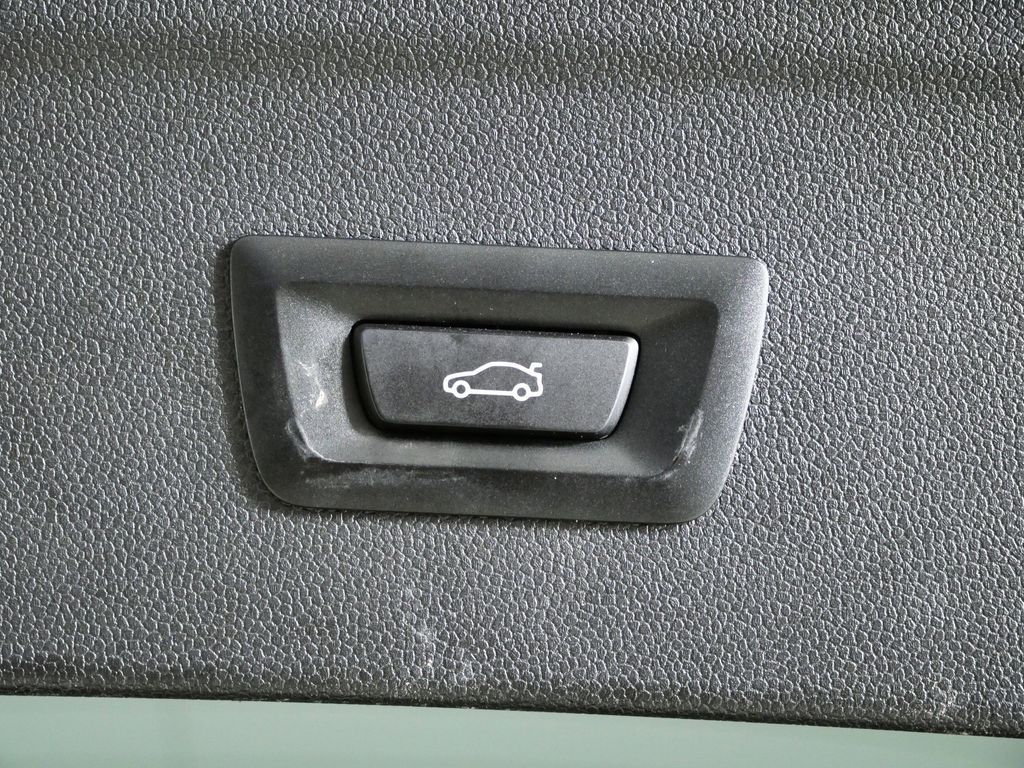 Thumbnail: 2024 BMW iX - 33