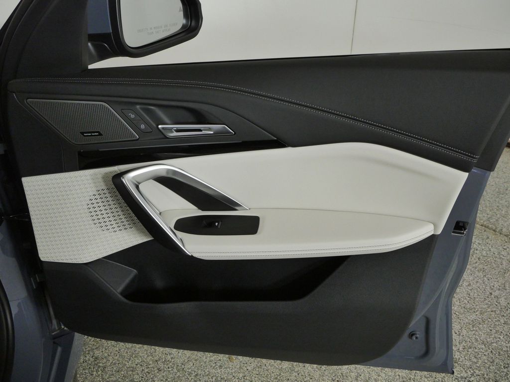 Thumbnail: 2026 BMW X1 - 19