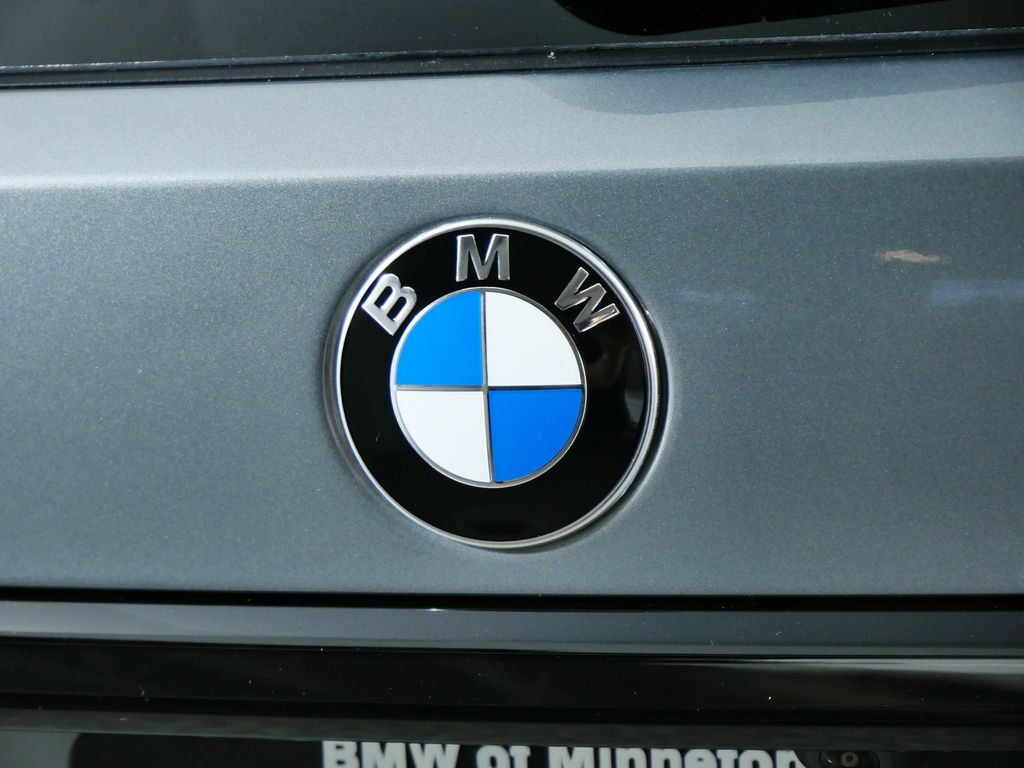 Thumbnail: 2026 BMW X7 - 11