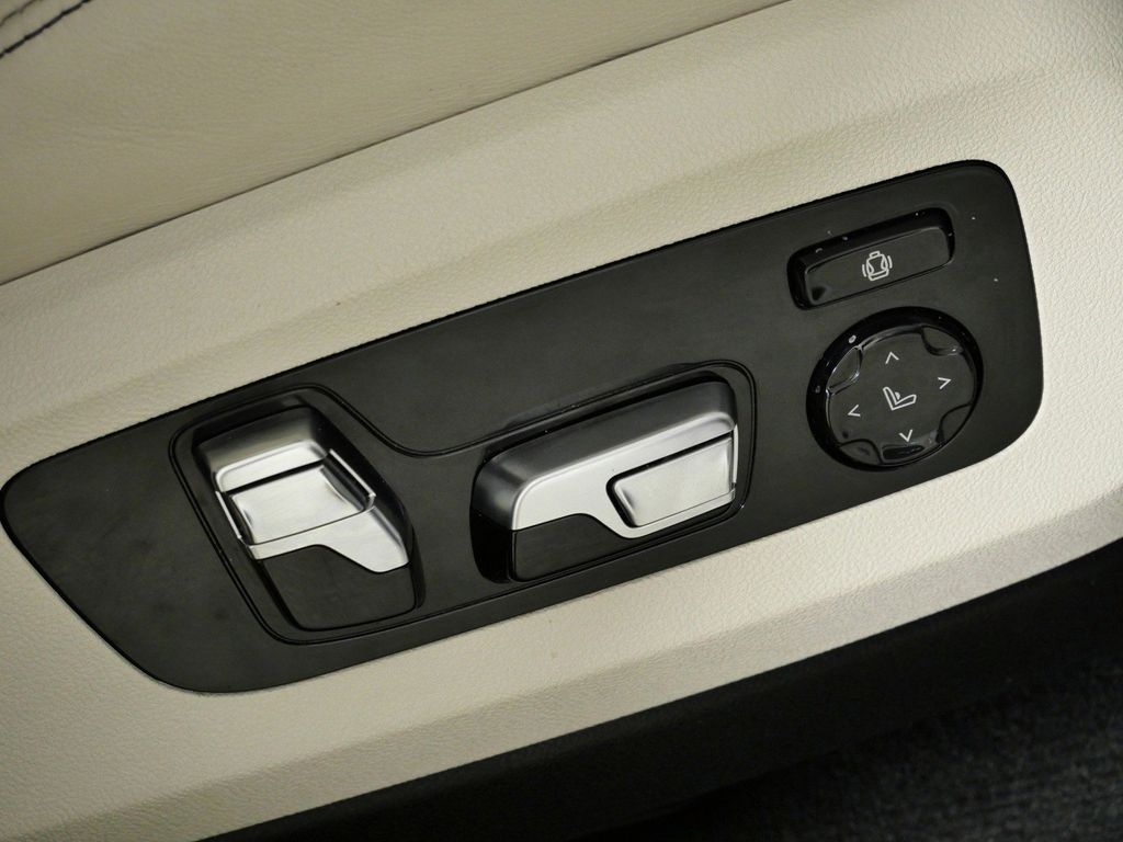 Thumbnail: 2023 BMW X5 - 22