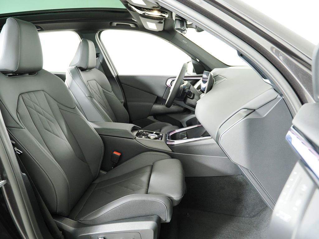 Thumbnail: 2025 BMW X3 - 21