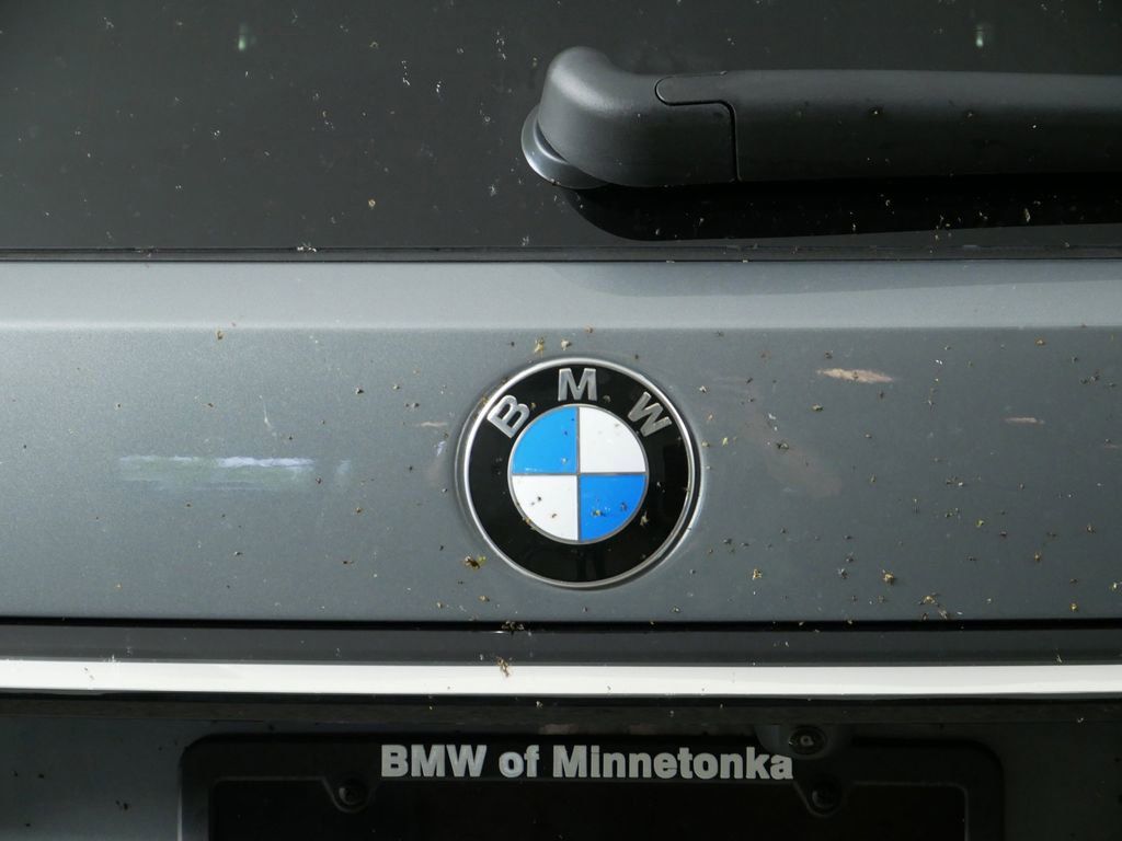 Thumbnail: 2026 BMW X7 - 12