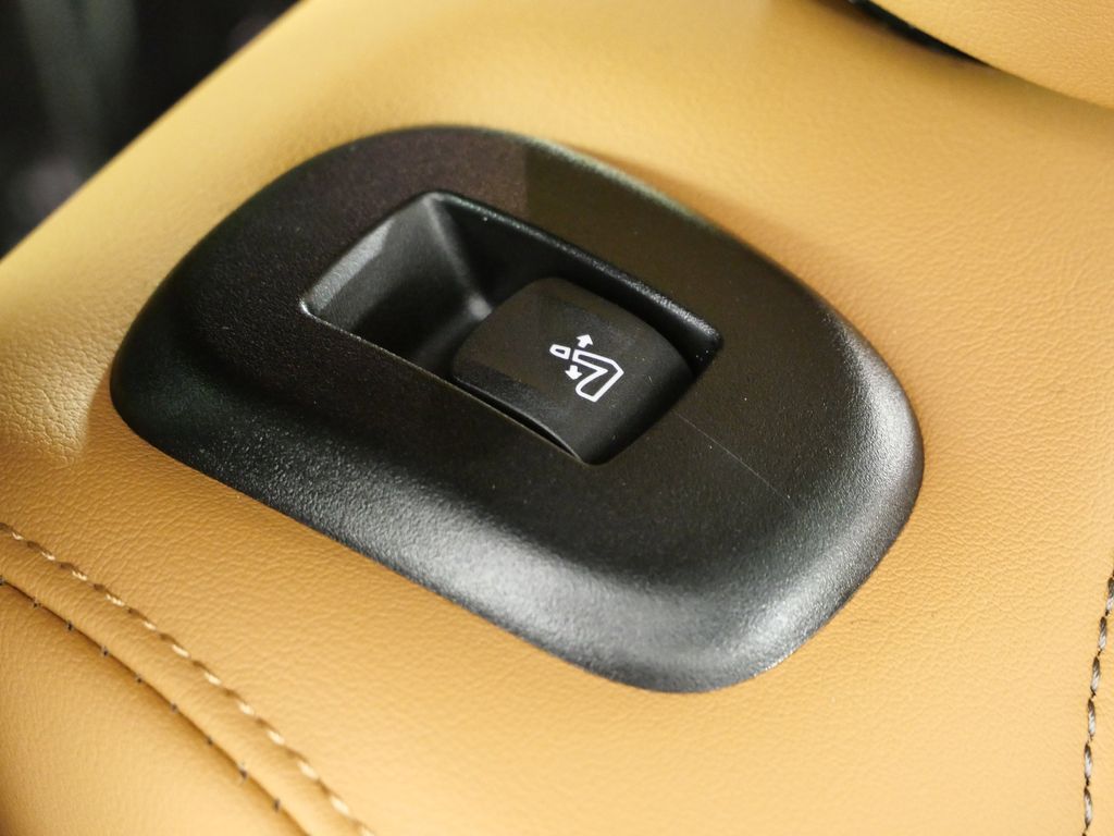 Thumbnail: 2026 BMW X7 - 28