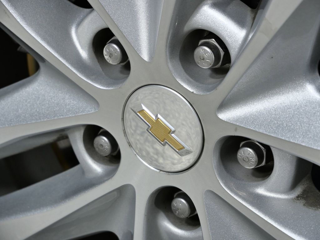 Thumbnail: 2019 Chevrolet Equinox - 5