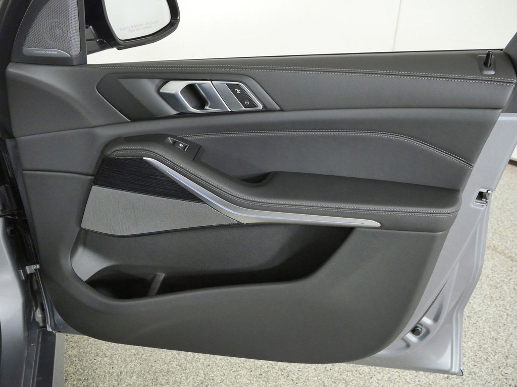 Thumbnail: 2026 BMW X5 - 19