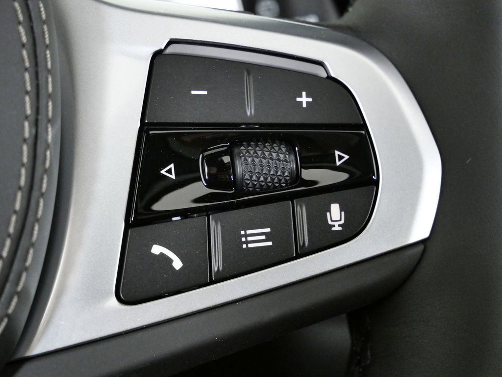 Thumbnail: 2026 BMW X5 - 42