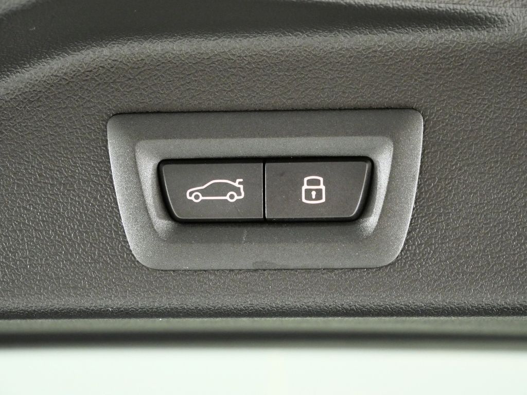 Thumbnail: 2026 BMW X5 - 30