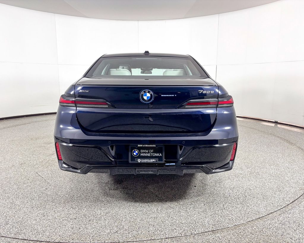 Thumbnail: 2025 BMW 7 Series - 12