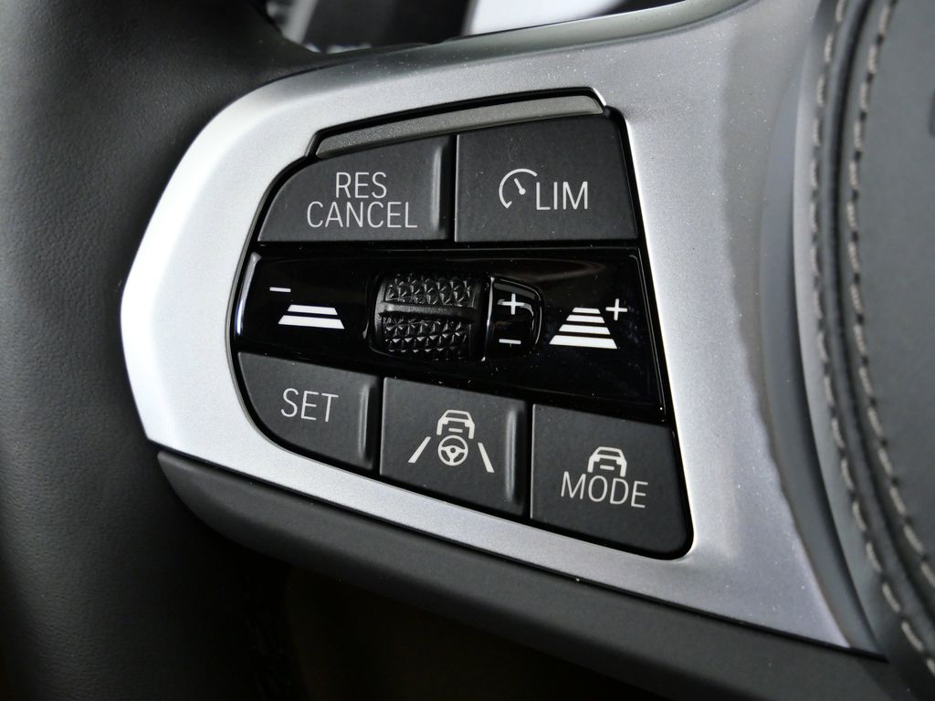 Thumbnail: 2026 BMW 8 Series - 40