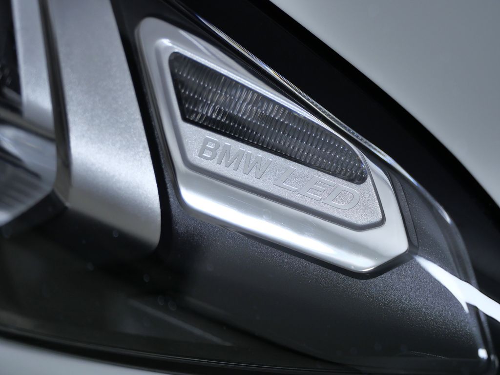 Thumbnail: 2026 BMW 3 Series - 4