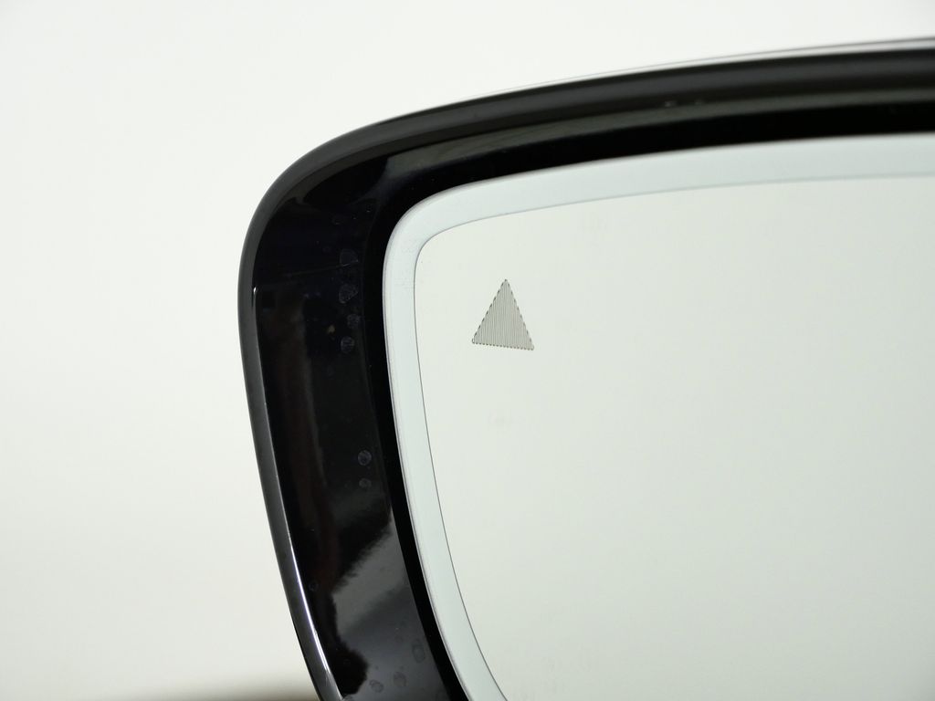 Thumbnail: 2026 BMW 8 Series - 37