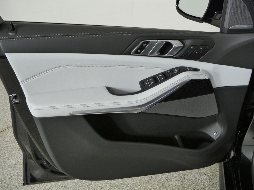 Thumbnail: 2026 BMW X5 - 34