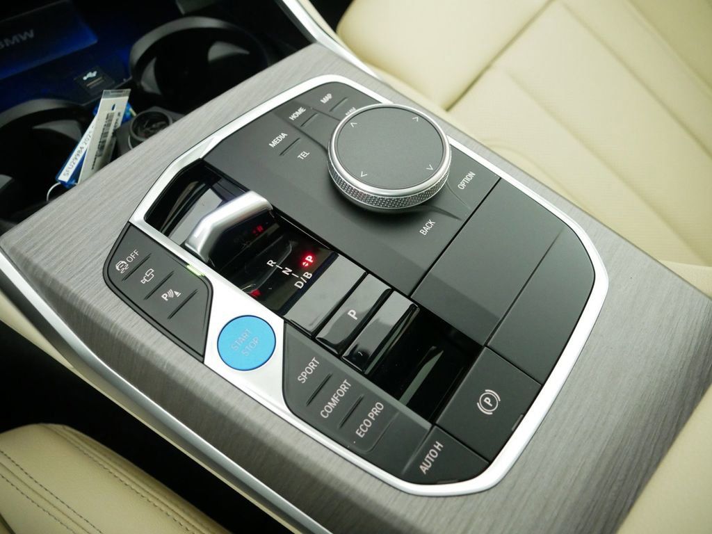Thumbnail: 2025 BMW i4 - 49