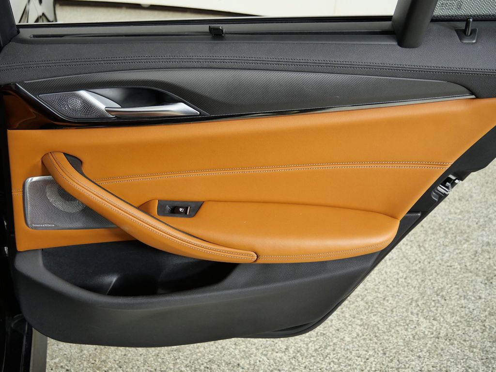 Thumbnail: 2019 BMW M5 - 24