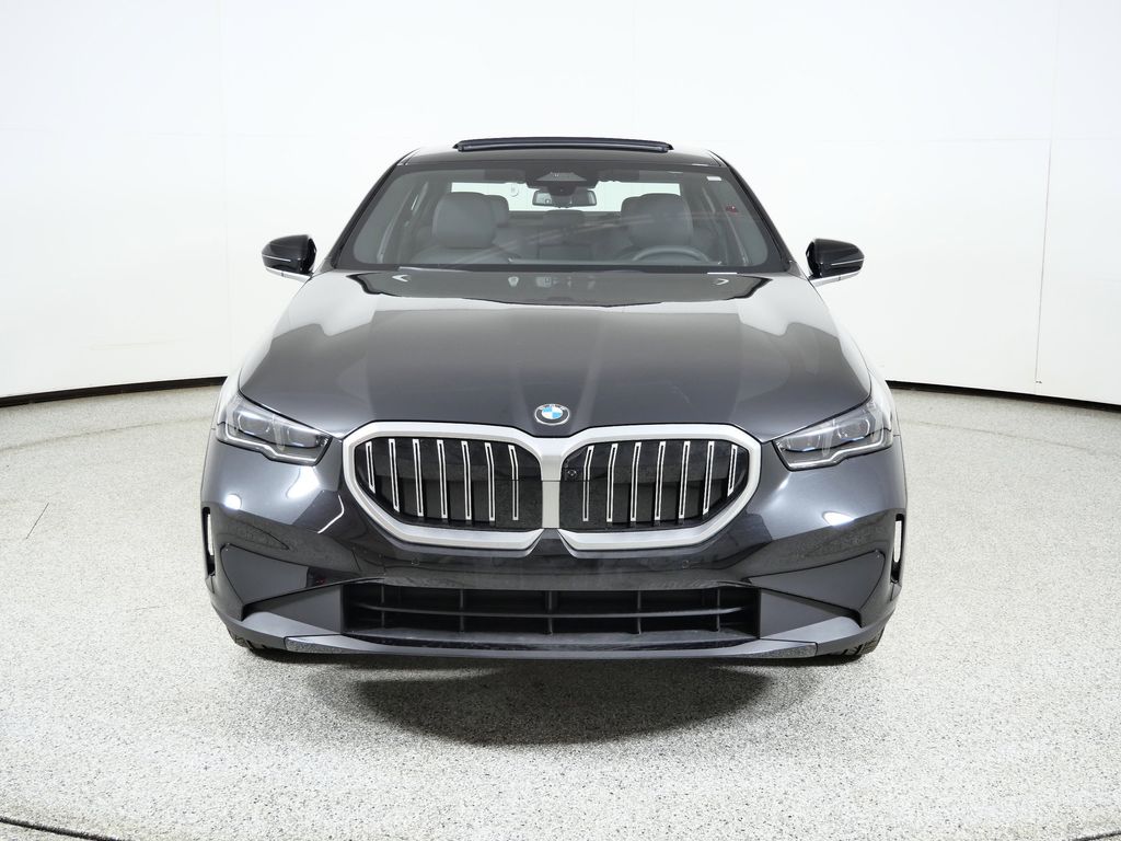 Thumbnail: 2026 BMW 5 Series - 2