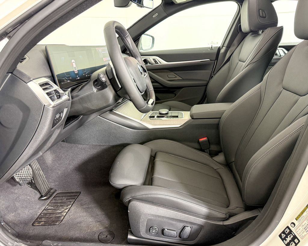 Thumbnail: 2025 BMW 4 Series - 33