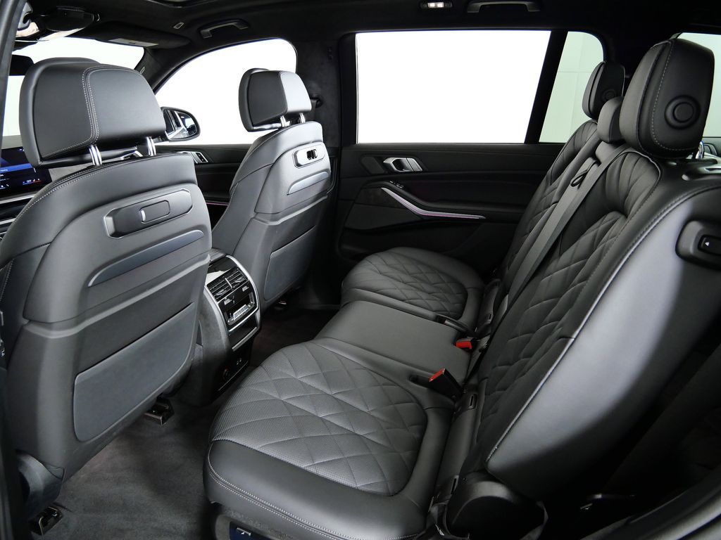 Thumbnail: 2025 BMW X7 - 37