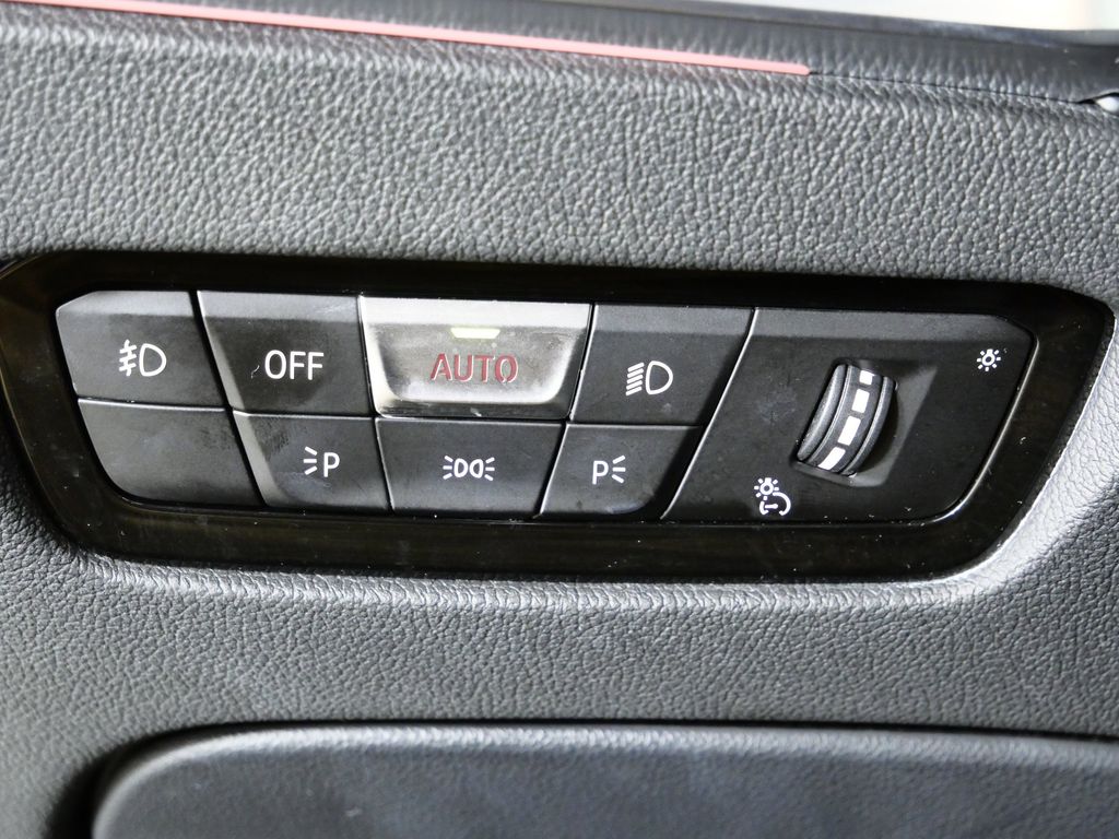 Thumbnail: 2019 BMW 3 Series - 40